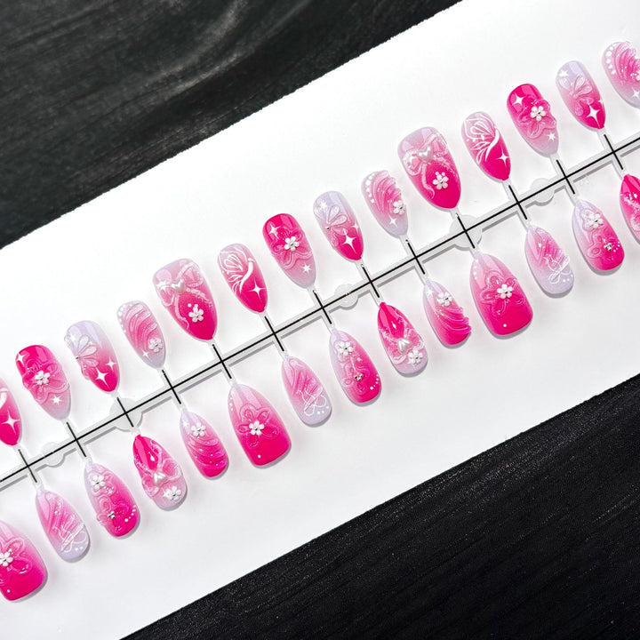 Elegant Floral Artwork Press-On Nail Set