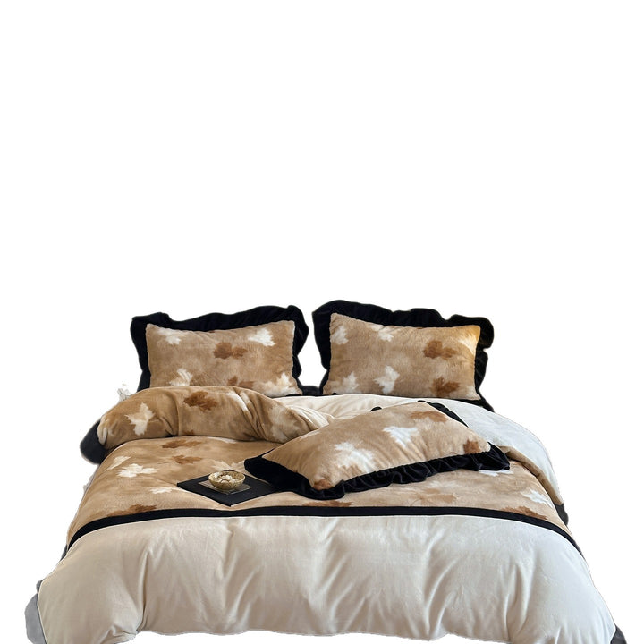 Cozy fleece bedding set with floral microfiber cover