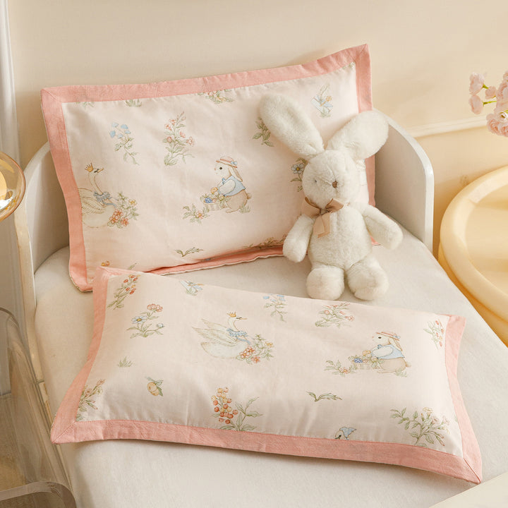 Children's pillowcase set made of breathable cotton blend with cute animal and fruit motifs