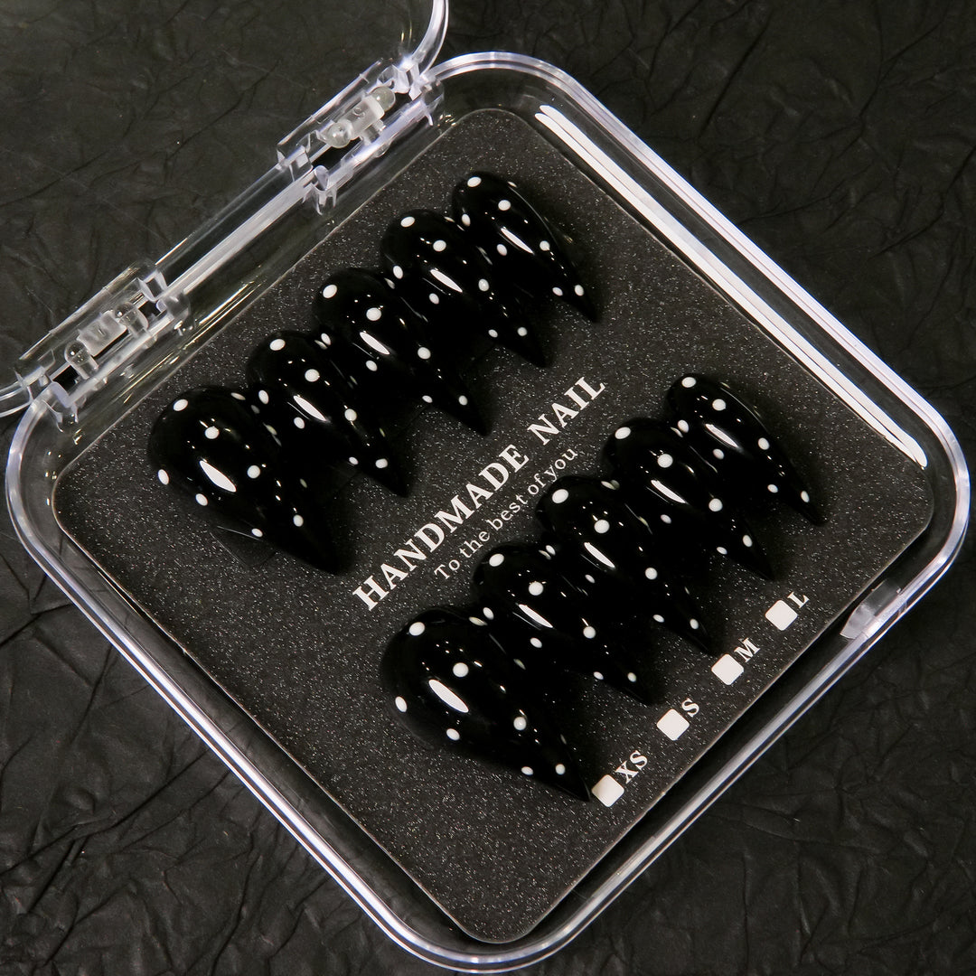 Artistic Stiletto Press-On Nail Set