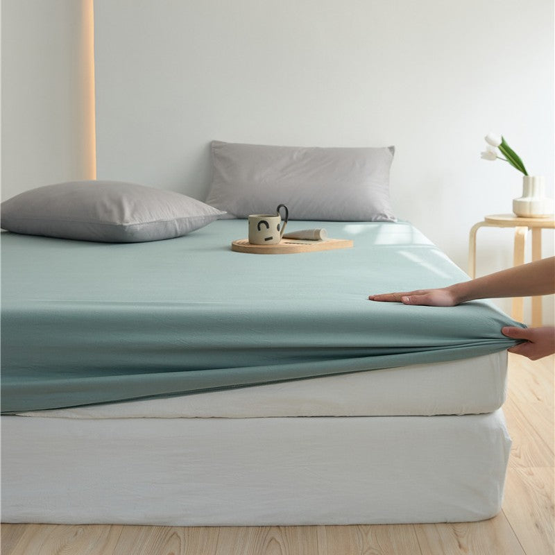 Elastic fitted sheet made of cotton jersey with extra deep pocket and all-around elastic