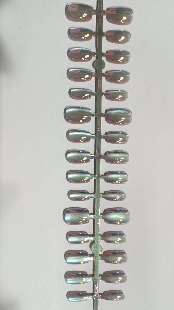 Iridescent Press-On Nail Art Set Stornfield