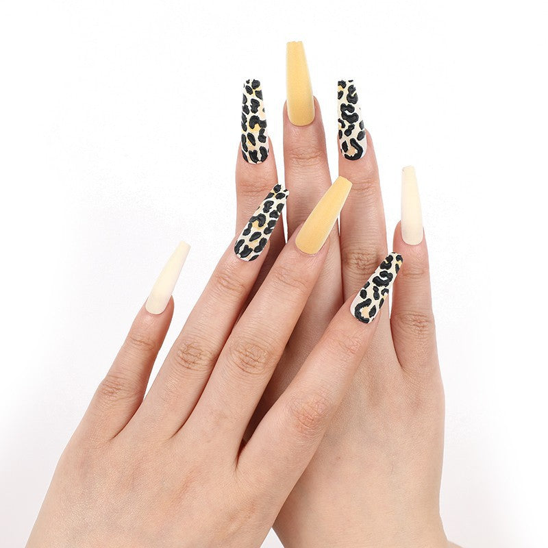 Luxury style artificial nails with intricate decorations Stornfield