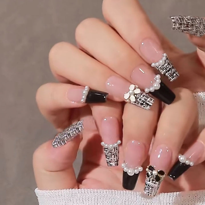 Artificial nail set with elegant pearl and flower motif Stornfield