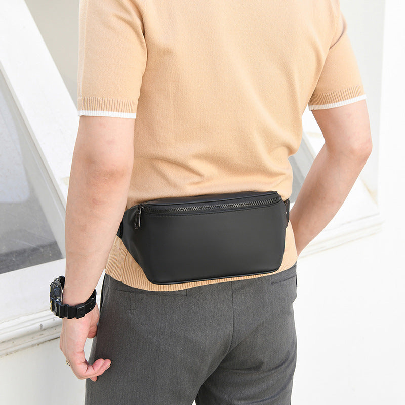 Waist bag made of water-repellent material with ergonomic design Stornfield