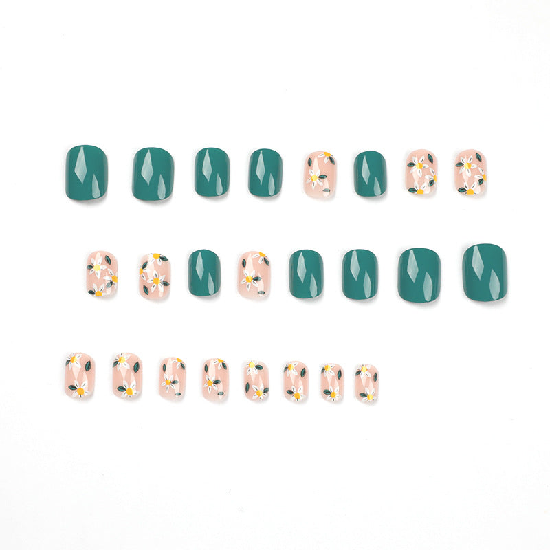 Artful nail art with delicate floral designs Stornfield