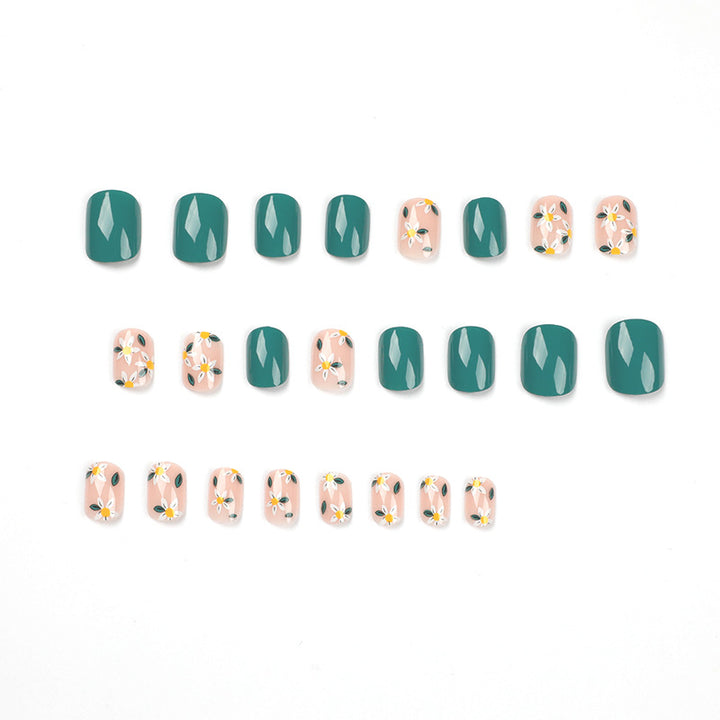 Artful nail art with delicate floral designs Stornfield