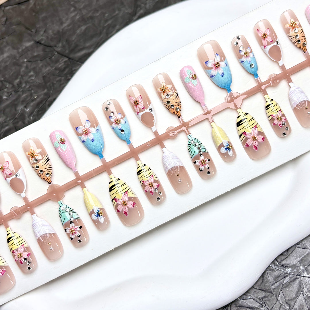 Decorative Floral-Themed Press-On Nail Art Set