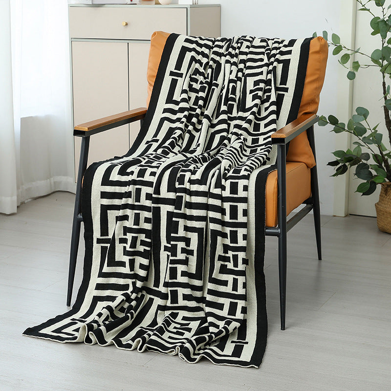 Women's decorative comfort blanket in modern geometric design Stornfield