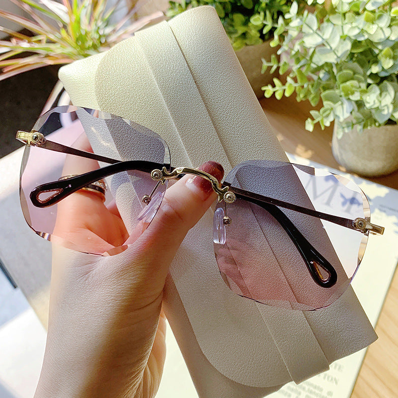Women's stylish wing sunglasses with high-quality metal frame Stornfield