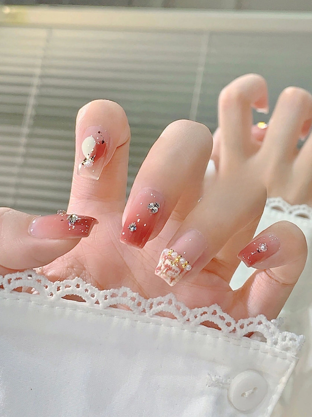 Decorative Acrylic Nail Art Set Stornfield
