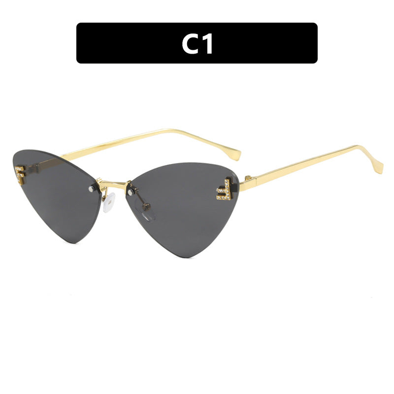 Women's extravagant Cat-Eye sunglasses with sparkling details Stornfield
