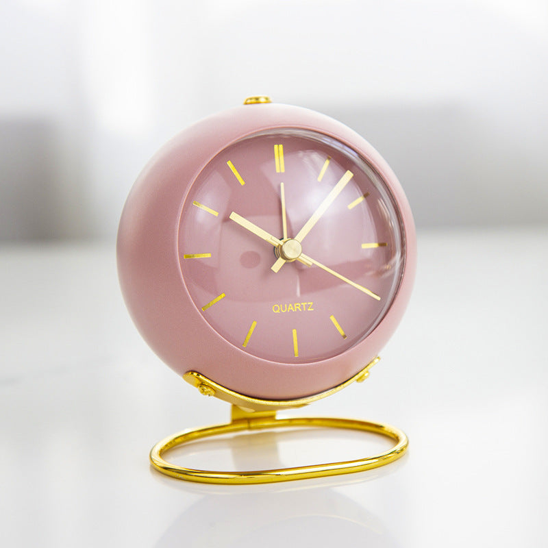 Elegant Table Clock in Scandinavian Design Stornfield