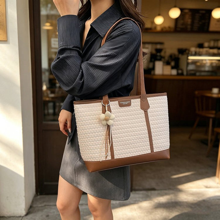 Fashionable tote bag with textured design Stornfield