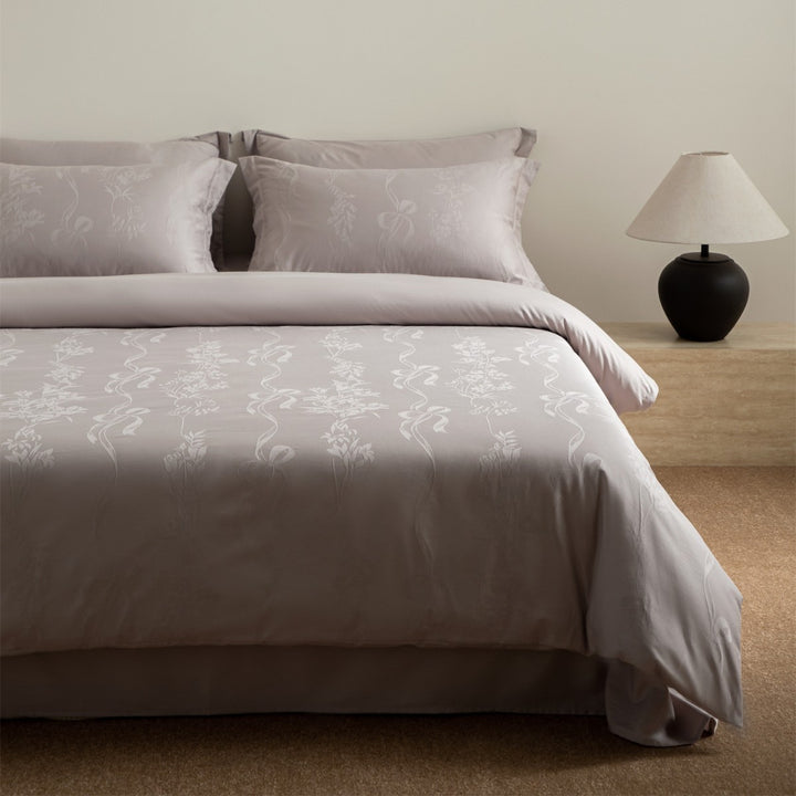 Luxury Jacquard Floral Duvet Cover Set with Pillow Shams