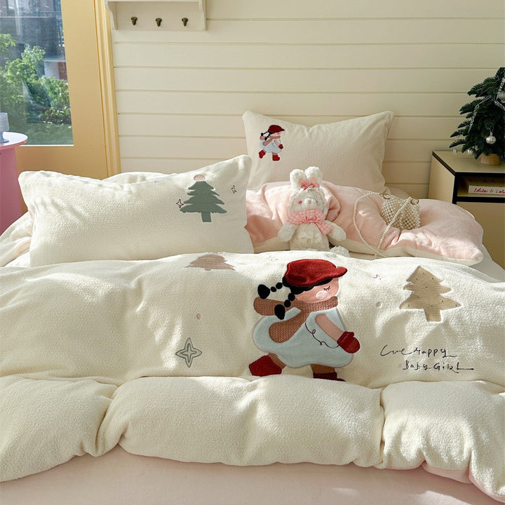 Children's bedding set with cozy fleece surface, embroidered figures and pillowcases