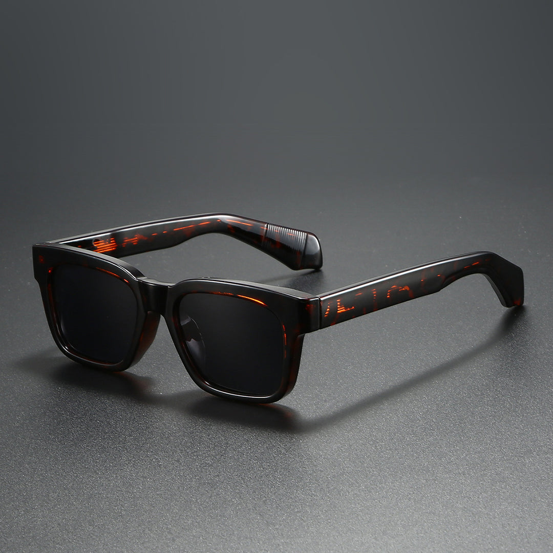 Women's square sunglasses with distinctive tortoiseshell pattern Stornfield