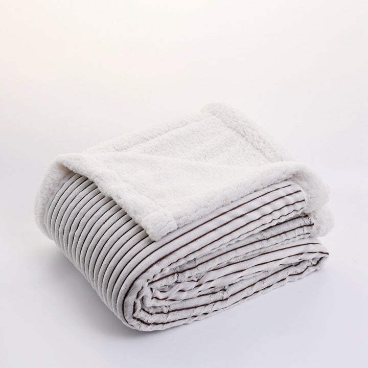 Women's luxurious and soft cuddle blanket with velvety surface Stornfield