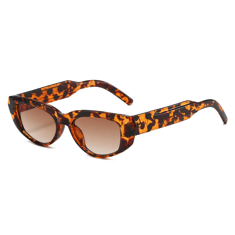 Women's fashionable cat-eye sunglasses with extravagant silhouette Stornfield
