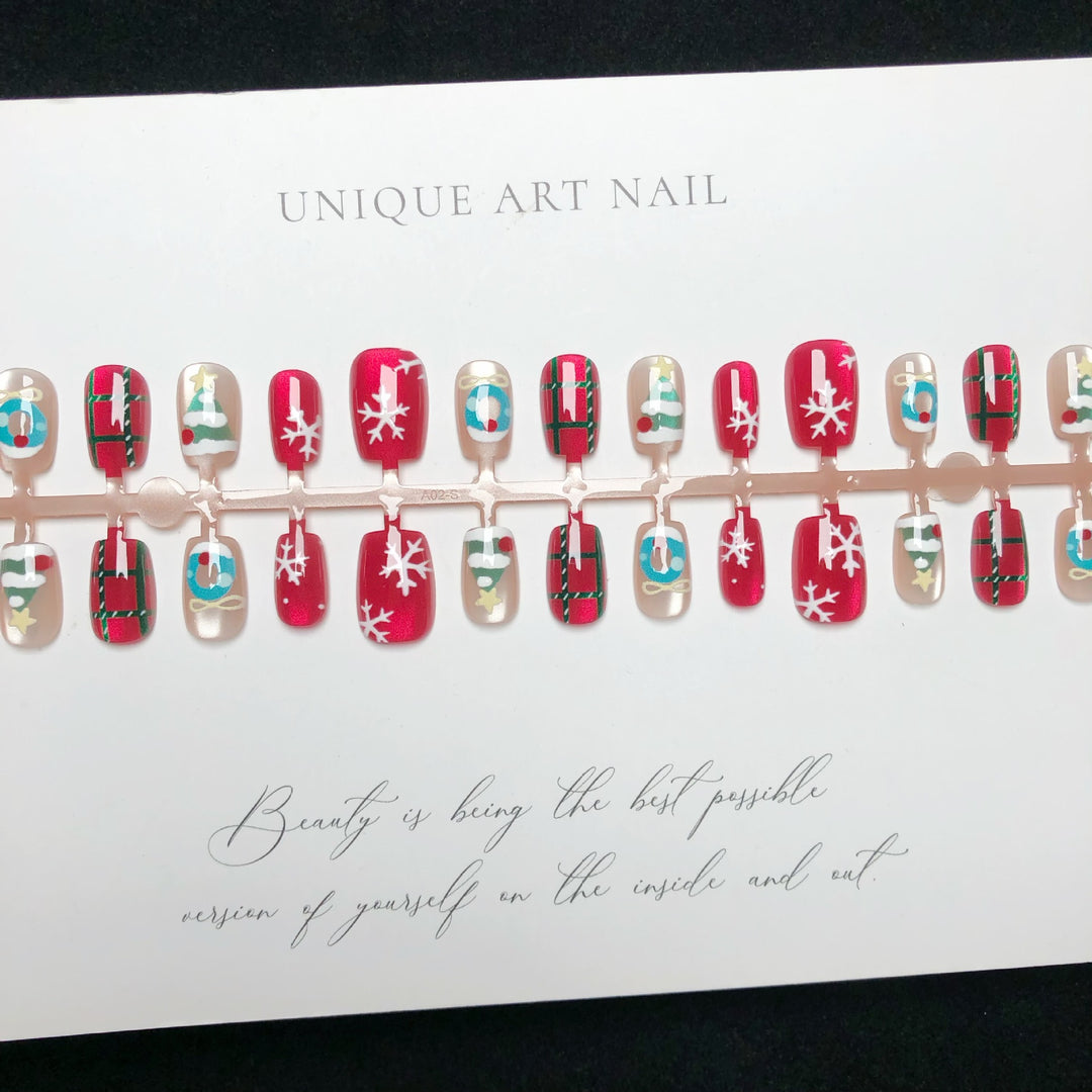 Holiday-Themed Press-On Nail Art Set