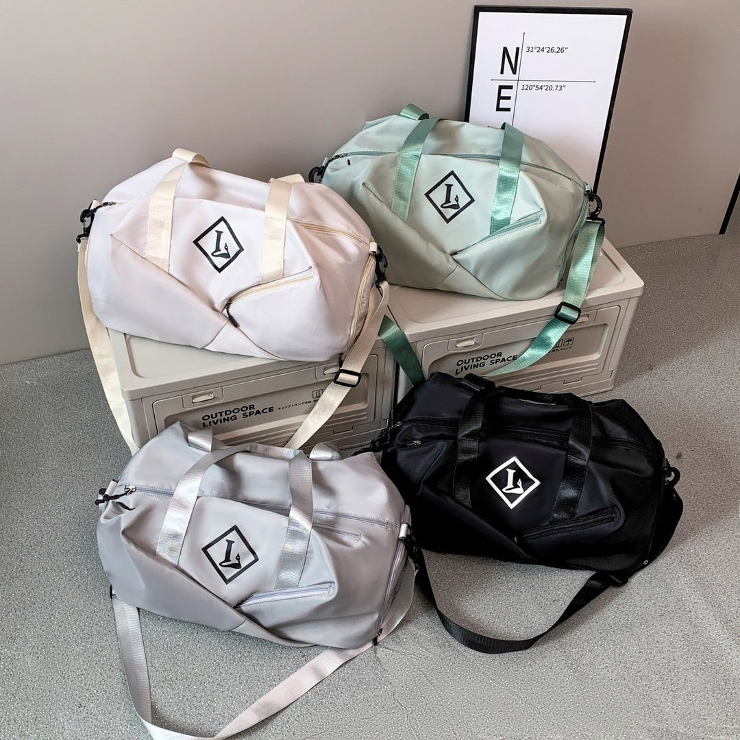 Sporty travel bag with side compartments Stornfield