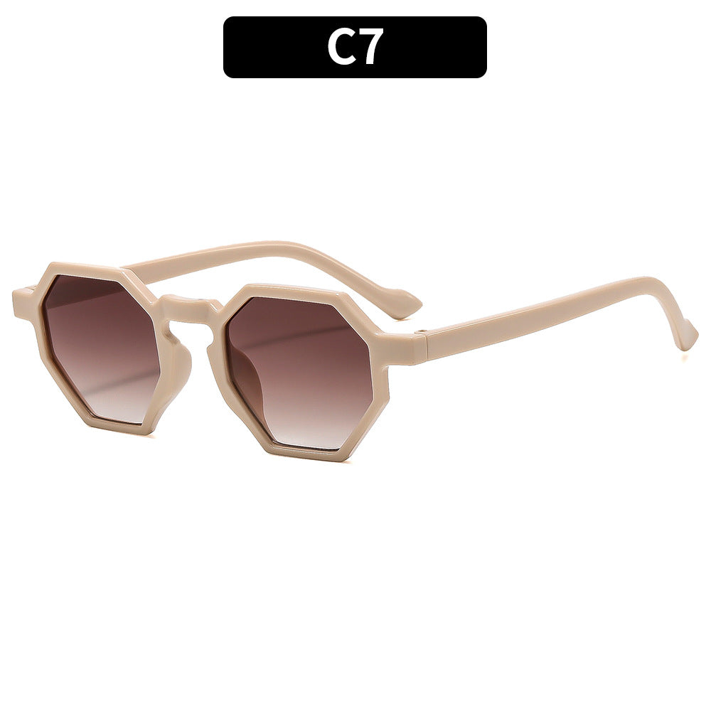 Distinctive Geometric Frame Sunglasses