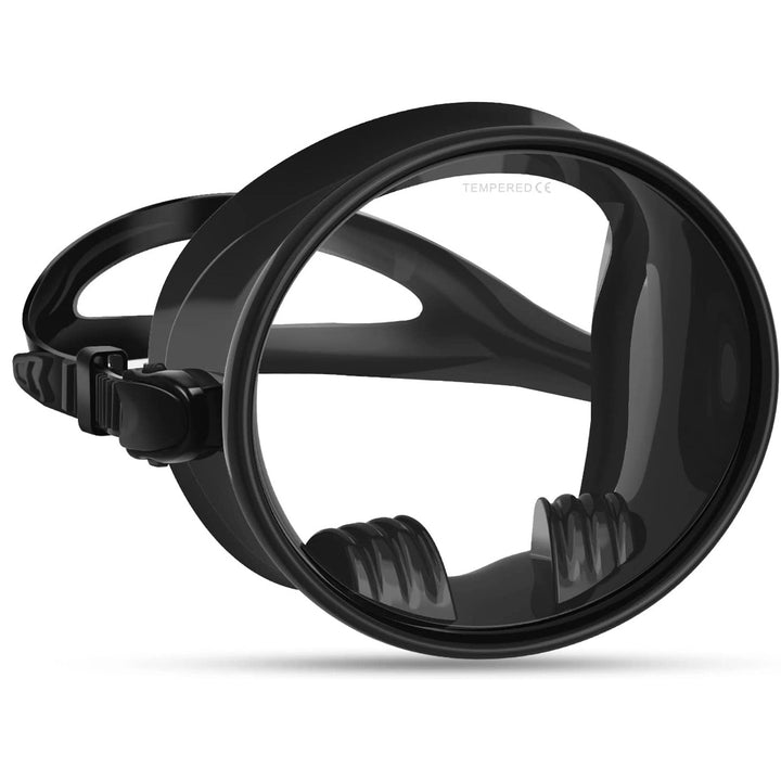 Swimming mask with ergonomic silicone sealing ring Stornfield