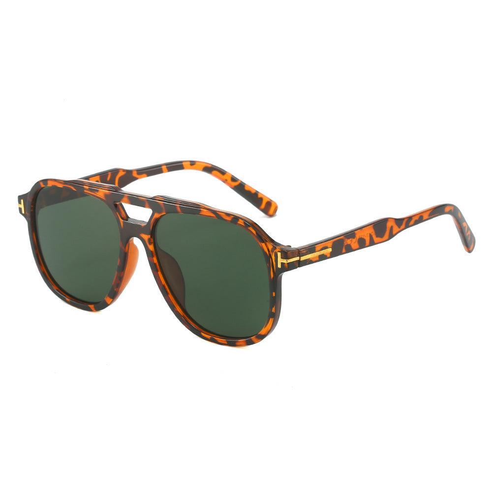 Retro-Inspired Oversized Sunglasses Stornfield