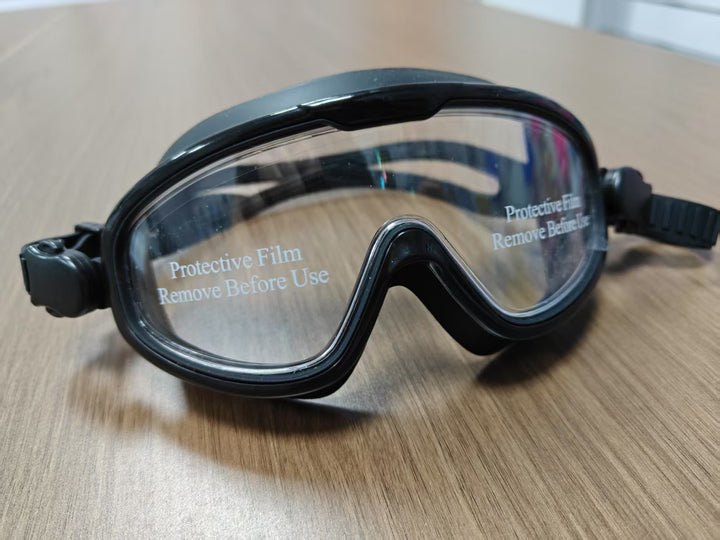 Swimming mask with anti-fog coating and ergonomic silicone frame Stornfield