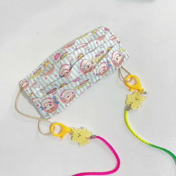 Mask holder with Colorful Accessories Stornfield