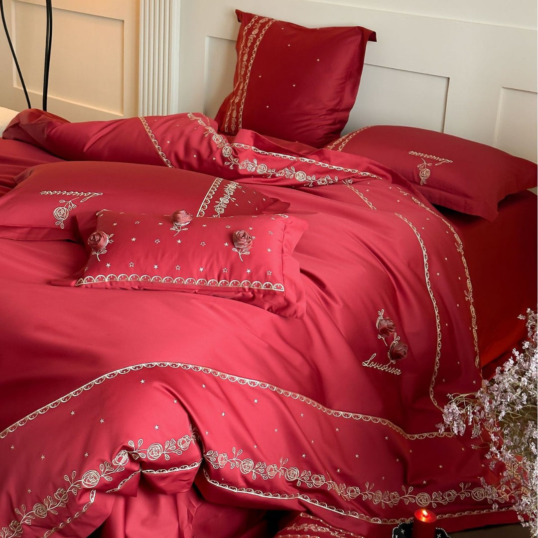 Embroidered duvet cover set made of cotton satin with 3D rose appliqués and decorative border