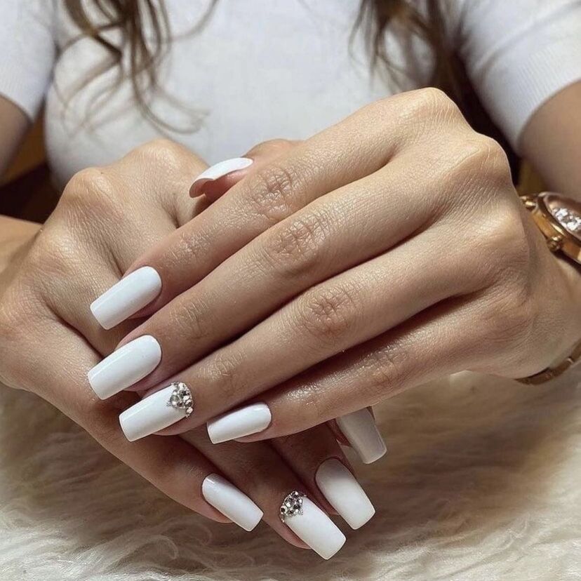 Luxury Press-On Nail Design with Rhinestone Accents Stornfield