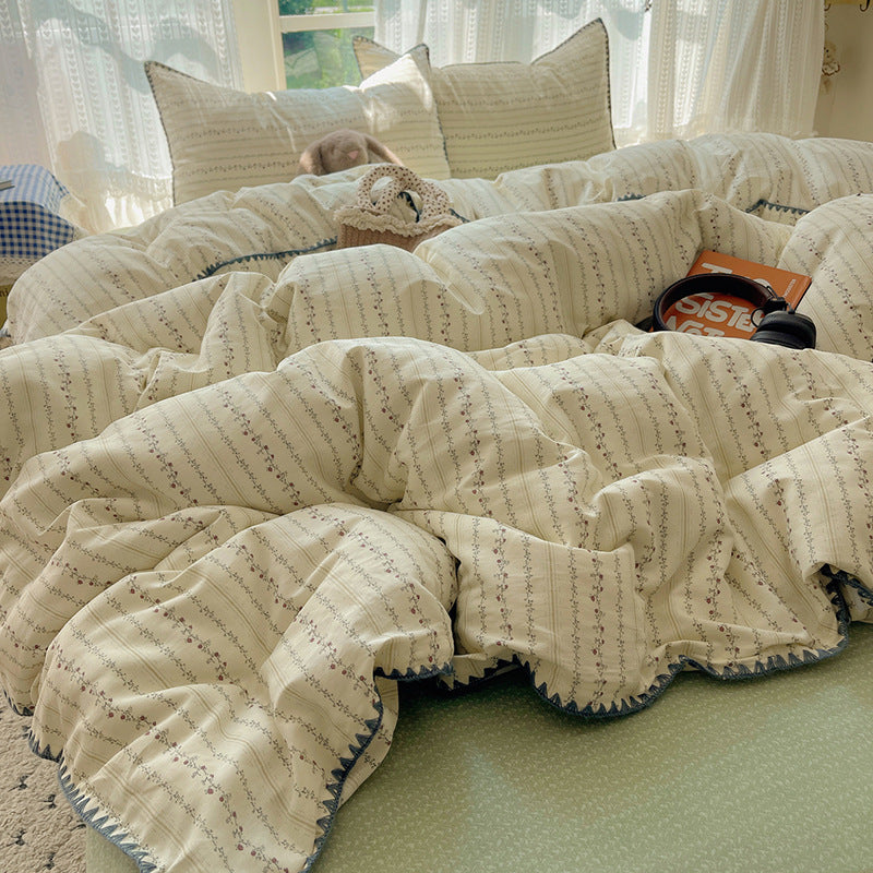 Floral Pattern Quilted Comforter Set