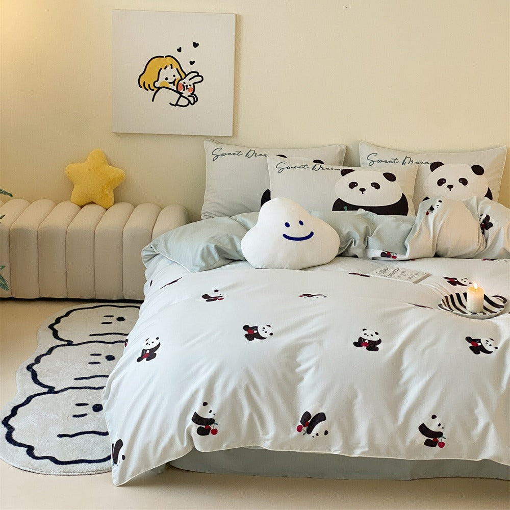 Playful bedding set with lion print made of soft cotton satin and zipper
