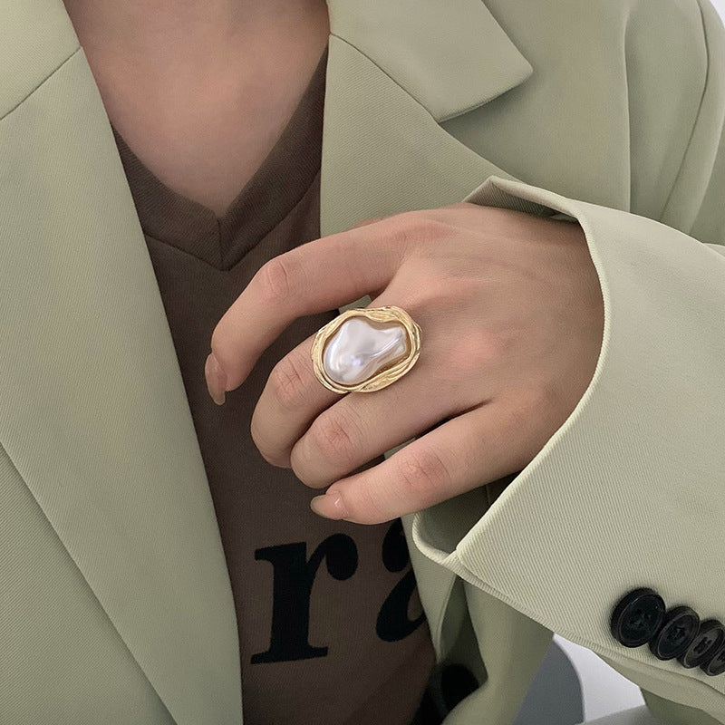 Elegant pearl ring with unique design by Stornfield