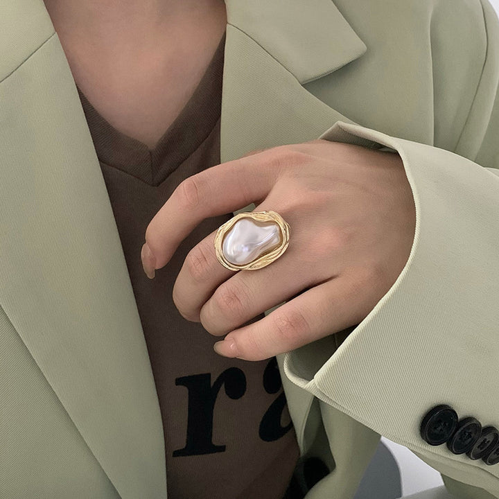 Elegant pearl ring with unique design by Stornfield