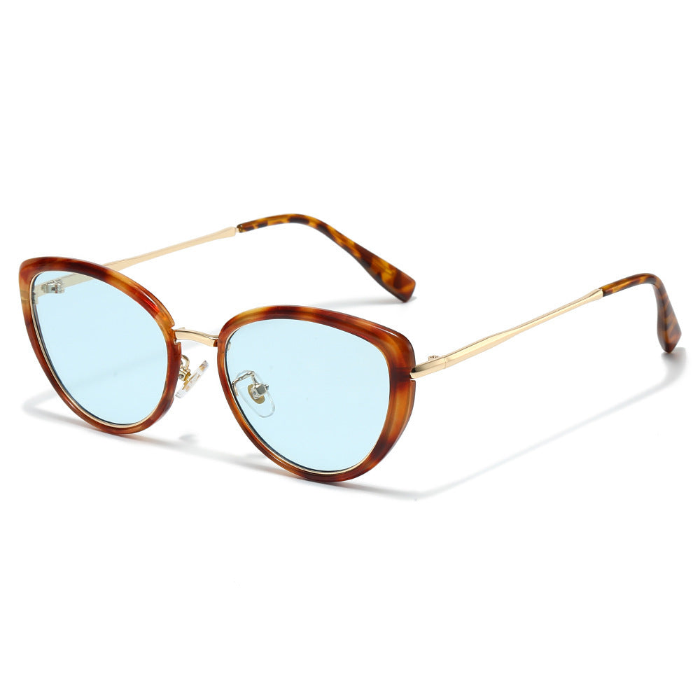 Fashion-Forward Cat-Eye Sunglasses with Trendy Tortoiseshell Frame Stornfield