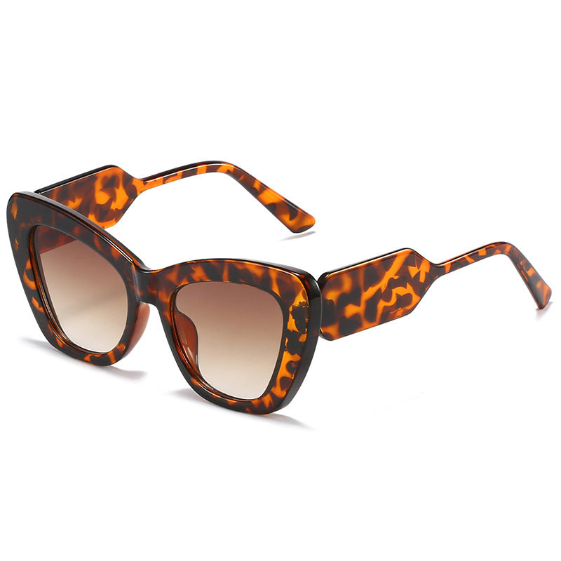Fashion-Forward Geometric Frame Sunglasses Stornfield