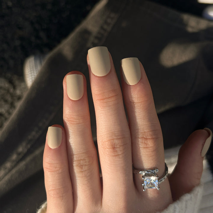 Matt lacquered nail art Stornfield