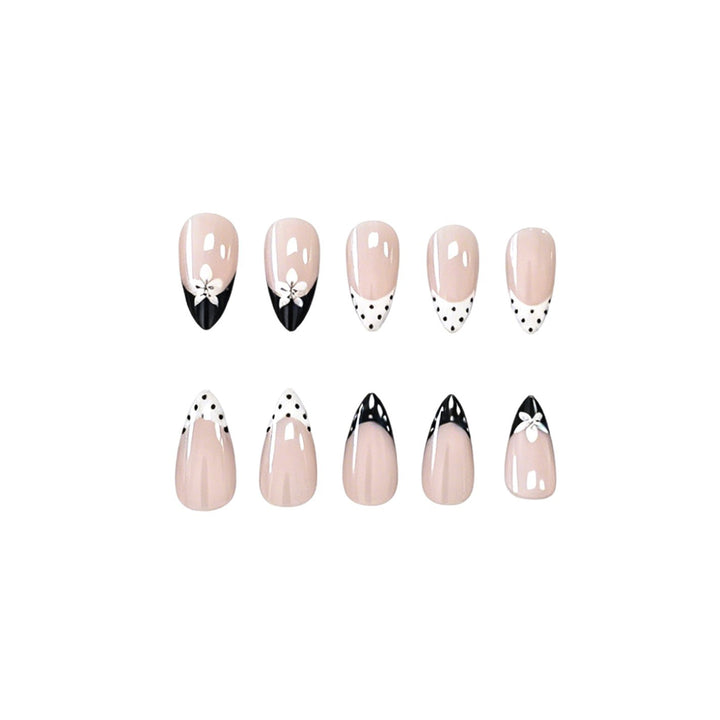 Elegant Black and White Floral Nail Art Extensions Stornfield