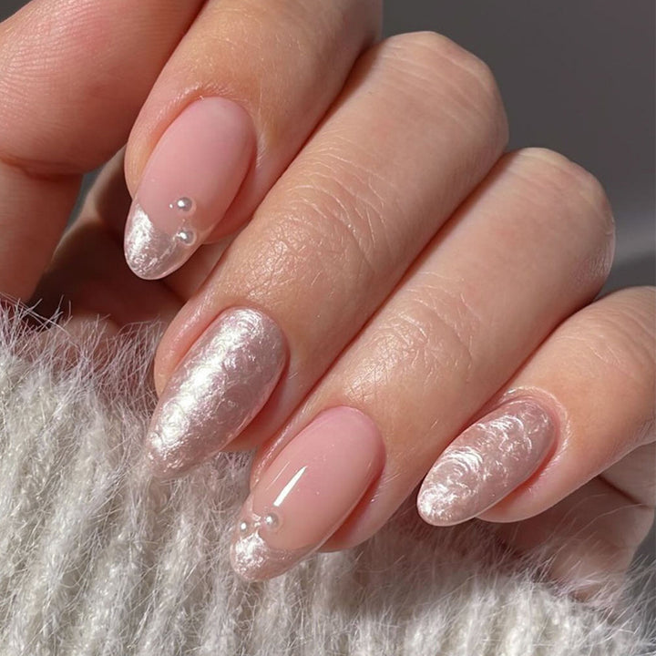 Artificial nail set with shimmering pearl and glittering accents Stornfield