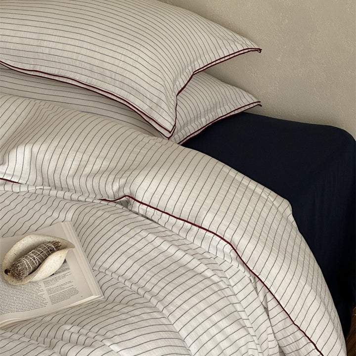 Striped Duvet Cover Set with Contrast Piped Edge and Matching Pillow Shams