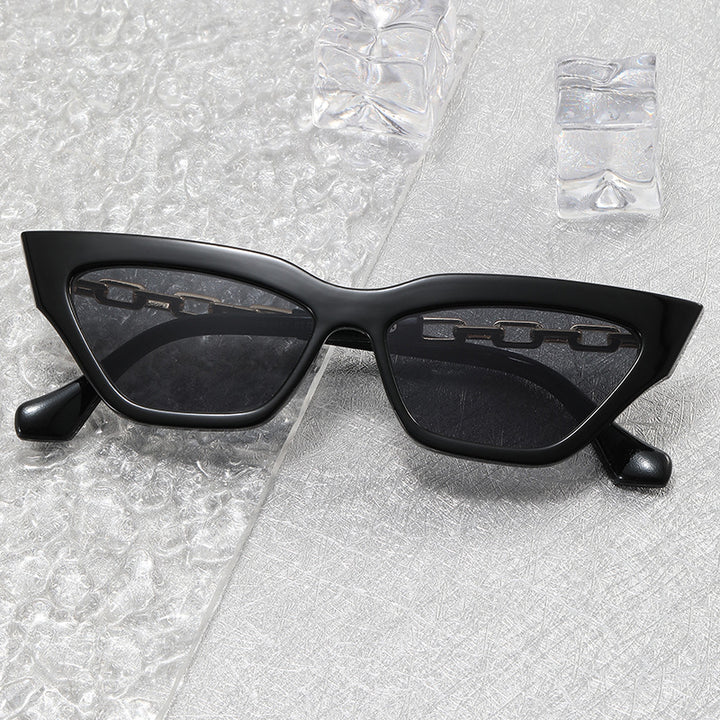 Women Trendy Sunglasses with Exclusive Chain Details Stornfield