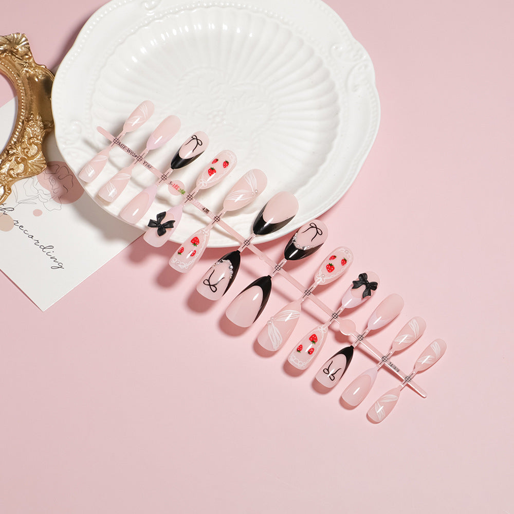 Elegant Floral Accent Press-On Nail Set Stornfield