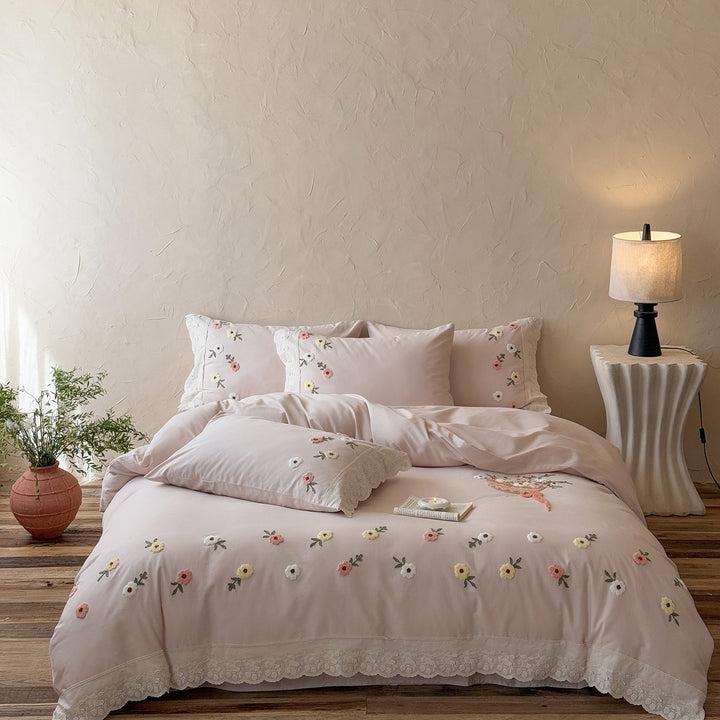 Cotton-Sateen Embroidered Scalloped Lace-Trim Duvet Cover Set with Garden Motif & Pillow Shams