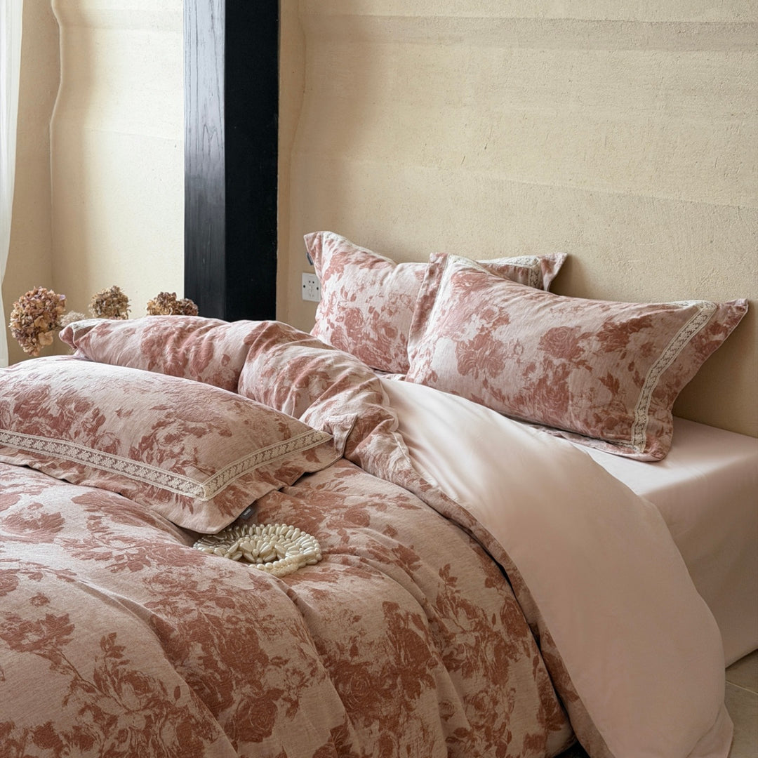 Romantic bedding set made of linen-cotton blend with frill and floral jacquard structure