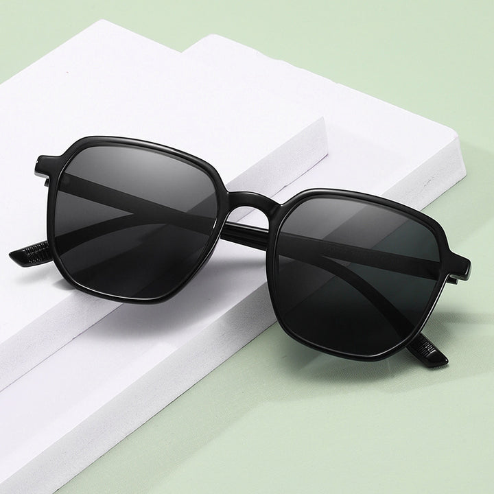 Women's Square Sunglasses with Modern Frame Stornfield