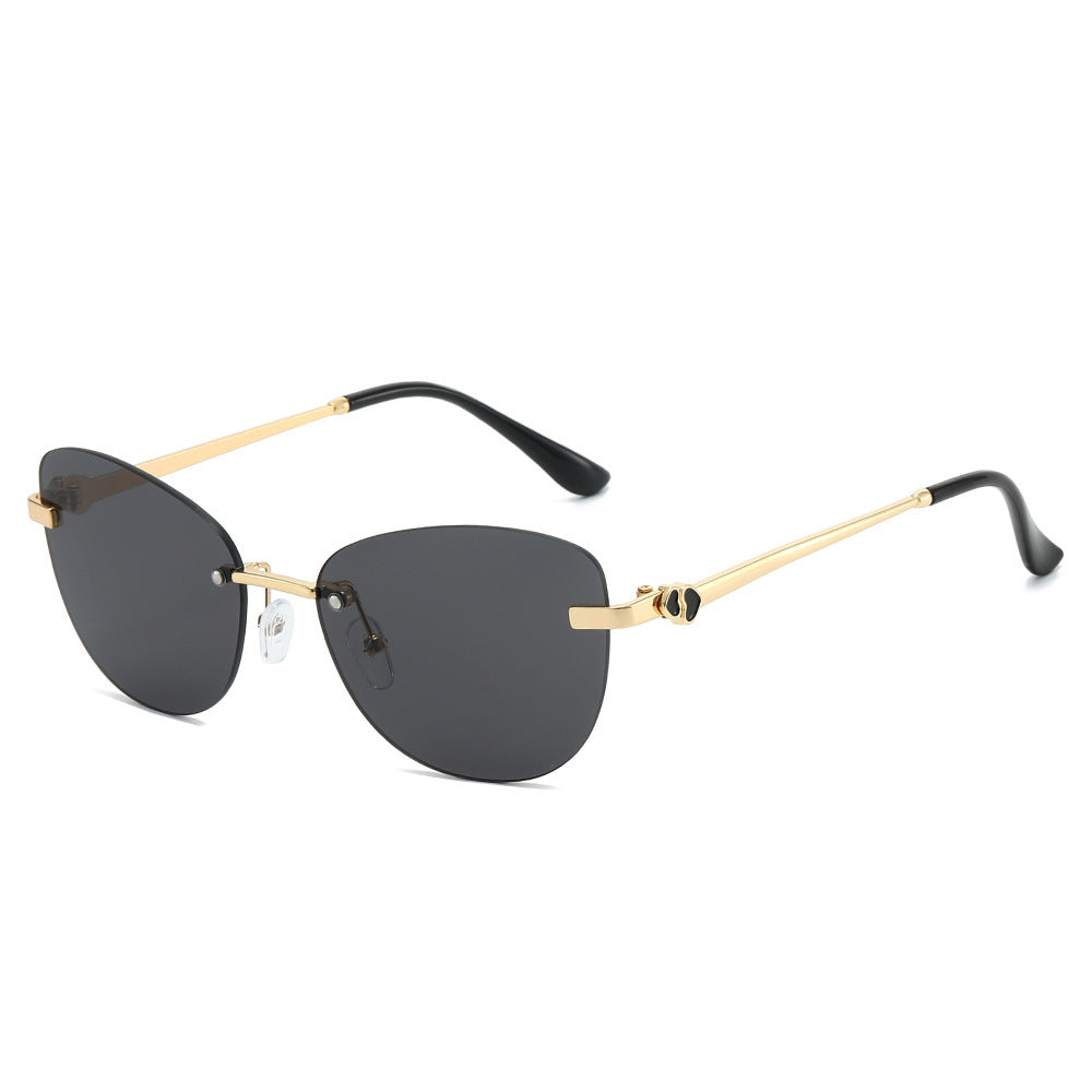 Elegant Cat-Eye Sunglasses Stornfield