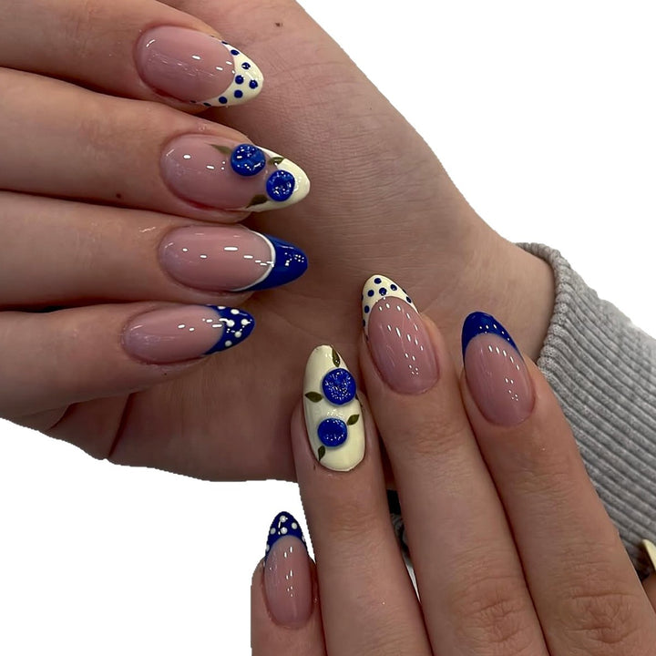 Artificial Nails with Artistic Accents Stornfield