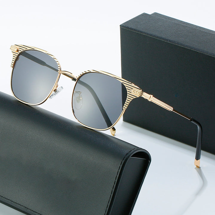 Ladies designer sunglasses with luxurious frame and mirrored lenses Stornfield